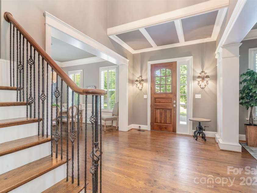 5537 Challis View Lane, Charlotte, NC 28226.  MLS# CAR4270403, YatesRealty ID 21318. 