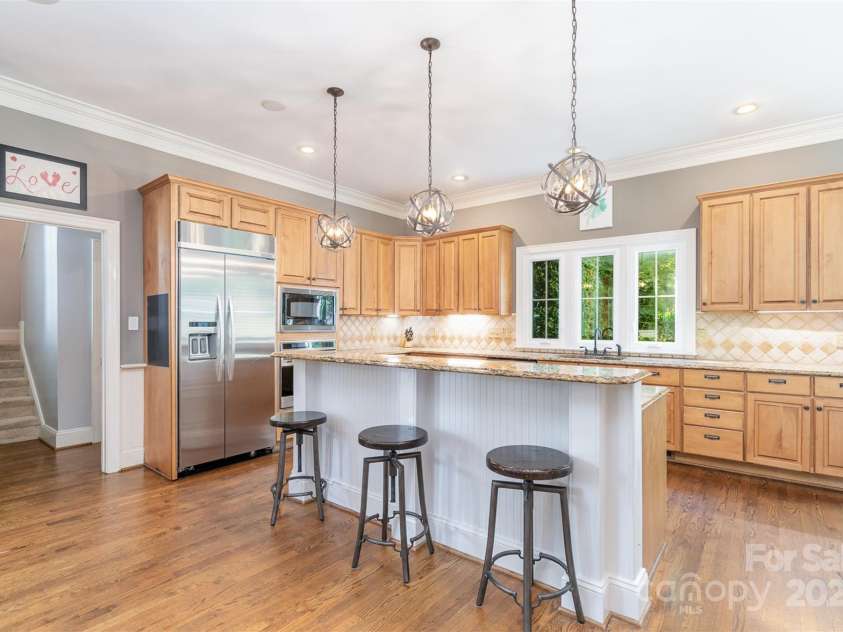 5537 Challis View Lane, Charlotte, NC 28226.  MLS# CAR4270403, YatesRealty ID 21318. 