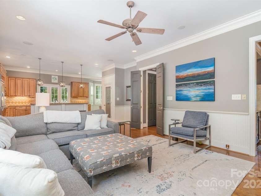 5537 Challis View Lane, Charlotte, NC 28226.  MLS# CAR4270403, YatesRealty ID 21318. 