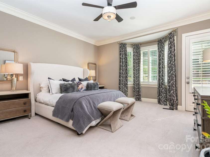 5537 Challis View Lane, Charlotte, NC 28226.  MLS# CAR4270403, YatesRealty ID 21318. 