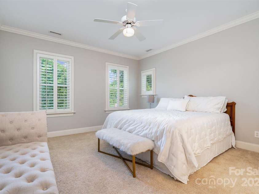 5537 Challis View Lane, Charlotte, NC 28226.  MLS# CAR4270403, YatesRealty ID 21318. 