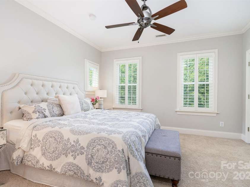 5537 Challis View Lane, Charlotte, NC 28226.  MLS# CAR4270403, YatesRealty ID 21318. 