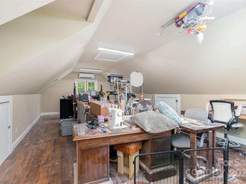 5537 Challis View Lane, Charlotte, NC 28226.  MLS# CAR4270403, YatesRealty ID 21318. 