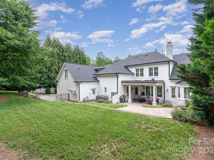 5537 Challis View Lane, Charlotte, NC 28226.  MLS# CAR4270403, YatesRealty ID 21318. 