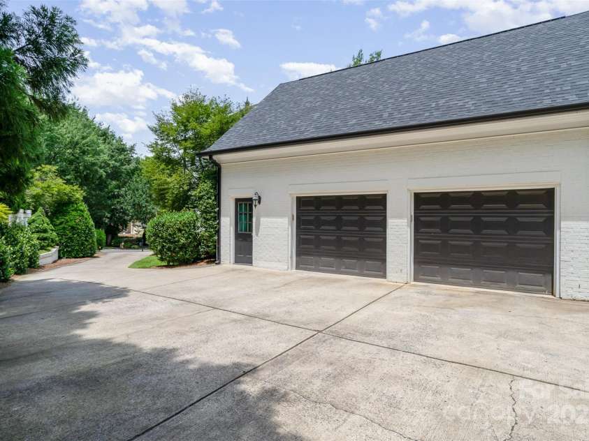 5537 Challis View Lane, Charlotte, NC 28226.  MLS# CAR4270403, YatesRealty ID 21318. 