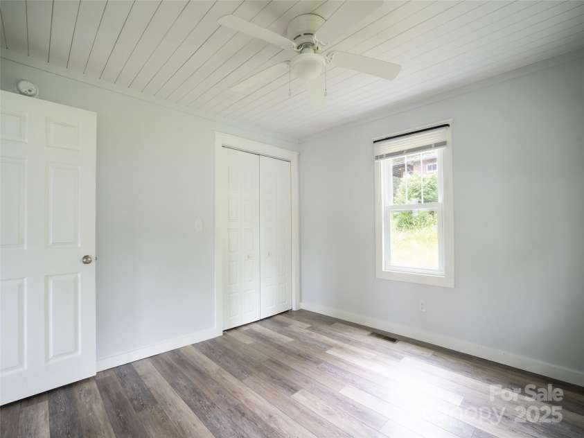 250 Oakdale Street, Brevard, NC 28712.  MLS# CAR4265183, YatesRealty ID 21319. 