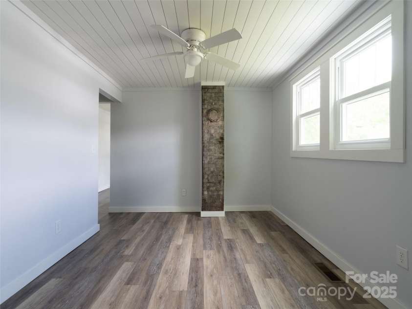 250 Oakdale Street, Brevard, NC 28712.  MLS# CAR4265183, YatesRealty ID 21319. 