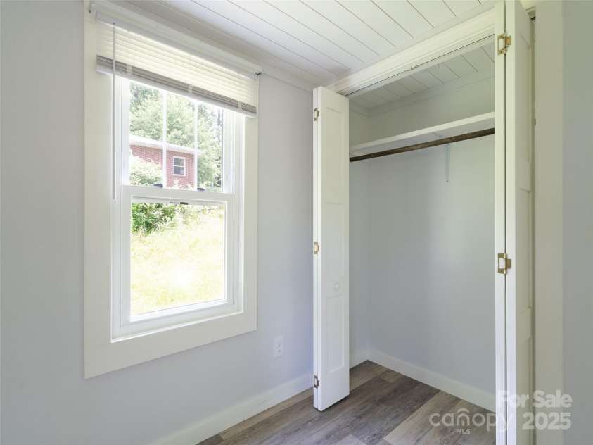 250 Oakdale Street, Brevard, NC 28712.  MLS# CAR4265183, YatesRealty ID 21319. 