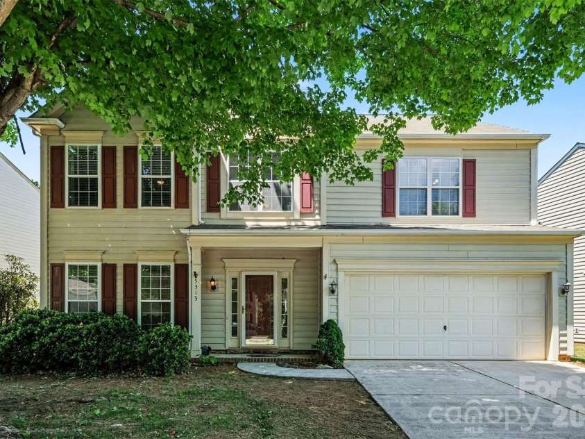 5313 Bentgrass Run Drive, Charlotte, NC 28269.  MLS# CAR4376388, YatesRealty ID 21319. 