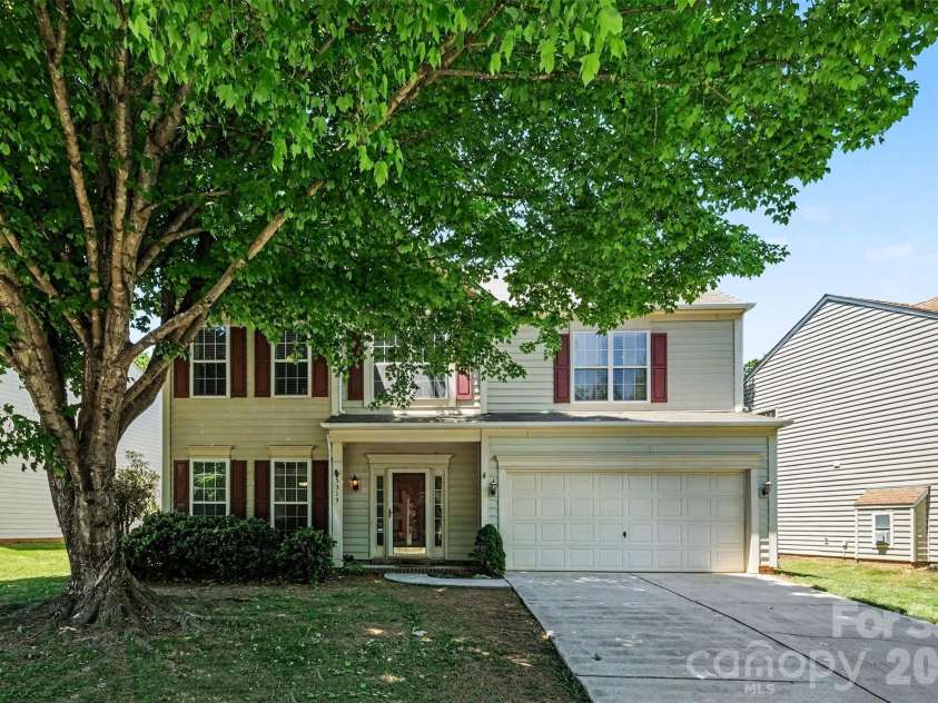 5313 Bentgrass Run Drive, Charlotte, NC 28269.  MLS# CAR4376388, YatesRealty ID 21319. 