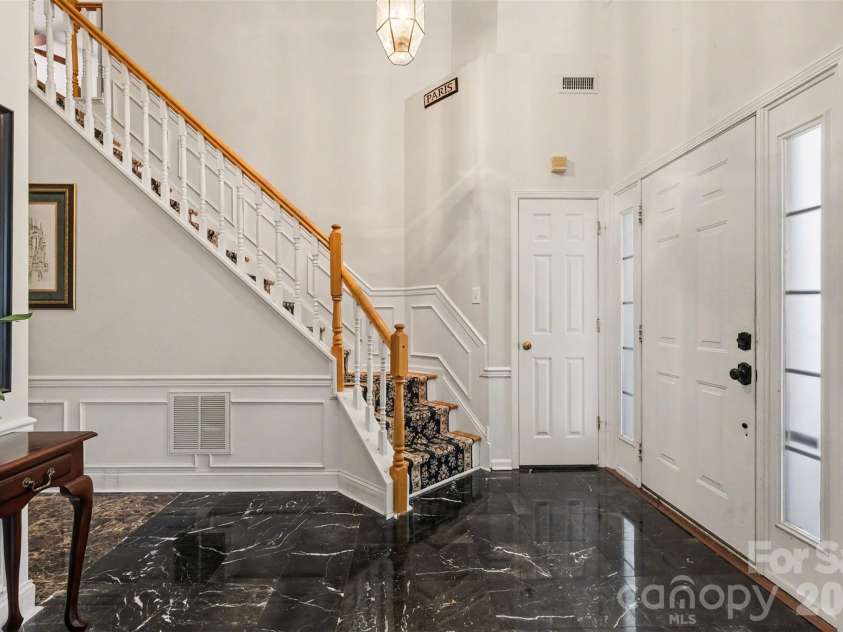 5313 Bentgrass Run Drive, Charlotte, NC 28269.  MLS# CAR4376388, YatesRealty ID 21319. 