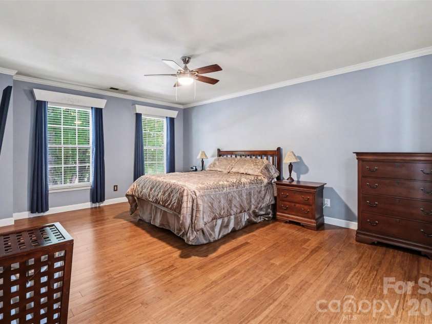 5313 Bentgrass Run Drive, Charlotte, NC 28269.  MLS# CAR4376388, YatesRealty ID 21319. 
