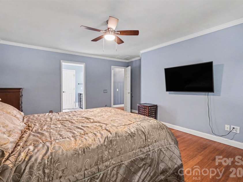 5313 Bentgrass Run Drive, Charlotte, NC 28269.  MLS# CAR4376388, YatesRealty ID 21319. 
