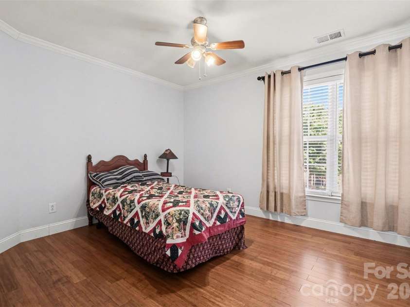 5313 Bentgrass Run Drive, Charlotte, NC 28269.  MLS# CAR4376388, YatesRealty ID 21319. 