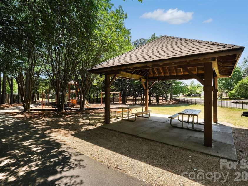 5313 Bentgrass Run Drive, Charlotte, NC 28269.  MLS# CAR4376388, YatesRealty ID 21319. 