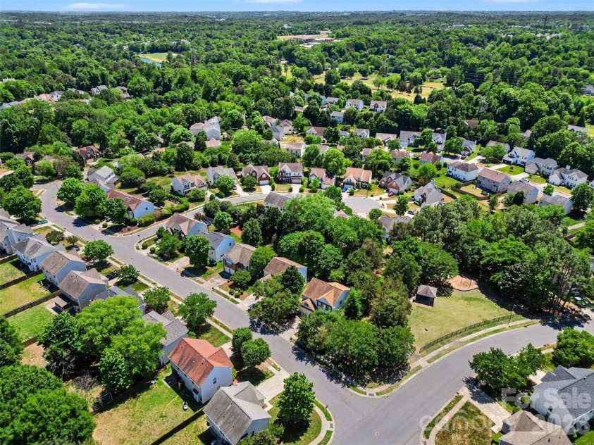 5313 Bentgrass Run Drive, Charlotte, NC 28269.  MLS# CAR4376388, YatesRealty ID 21319. 