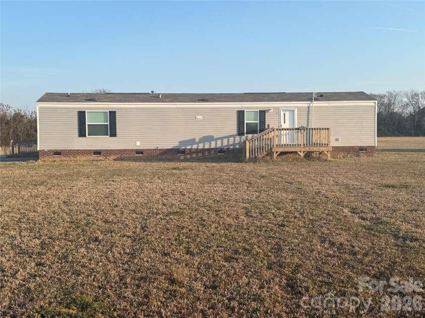 2100 Main Street, Bennettsville, SC 29512.  MLS# CAR4349439, YatesRealty ID 2132. 