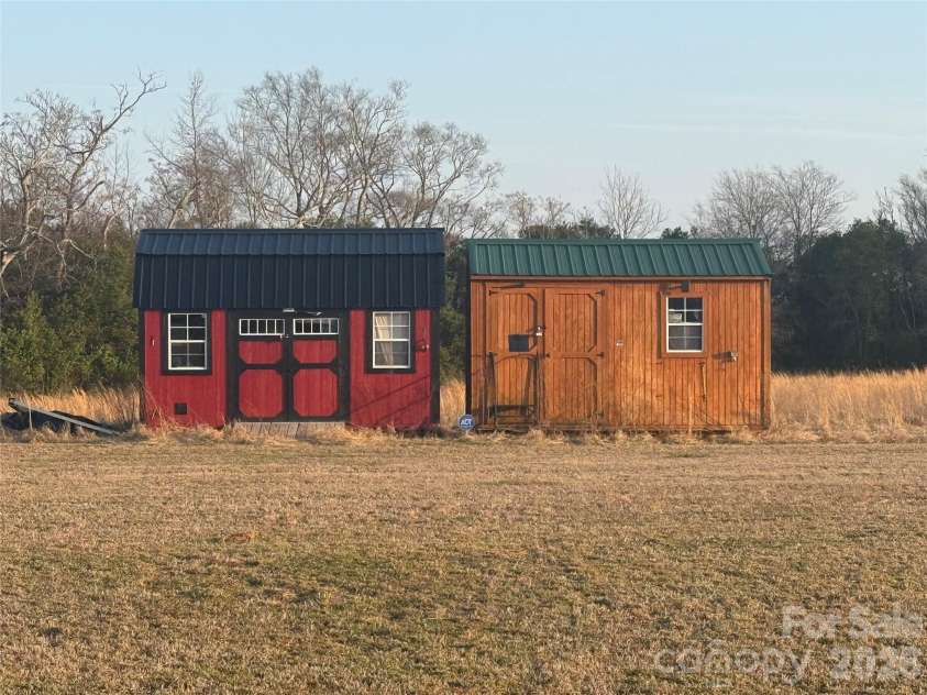 2100 Main Street, Bennettsville, SC 29512.  MLS# CAR4349439, YatesRealty ID 2132. 
