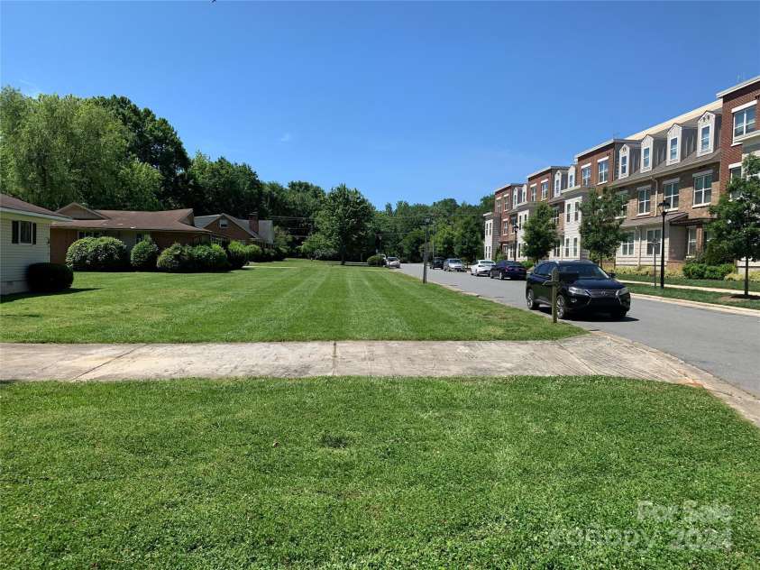 9400 Sandburg Avenue, Charlotte, NC 28213.  MLS# CAR4145478, YatesRealty ID 2132. 