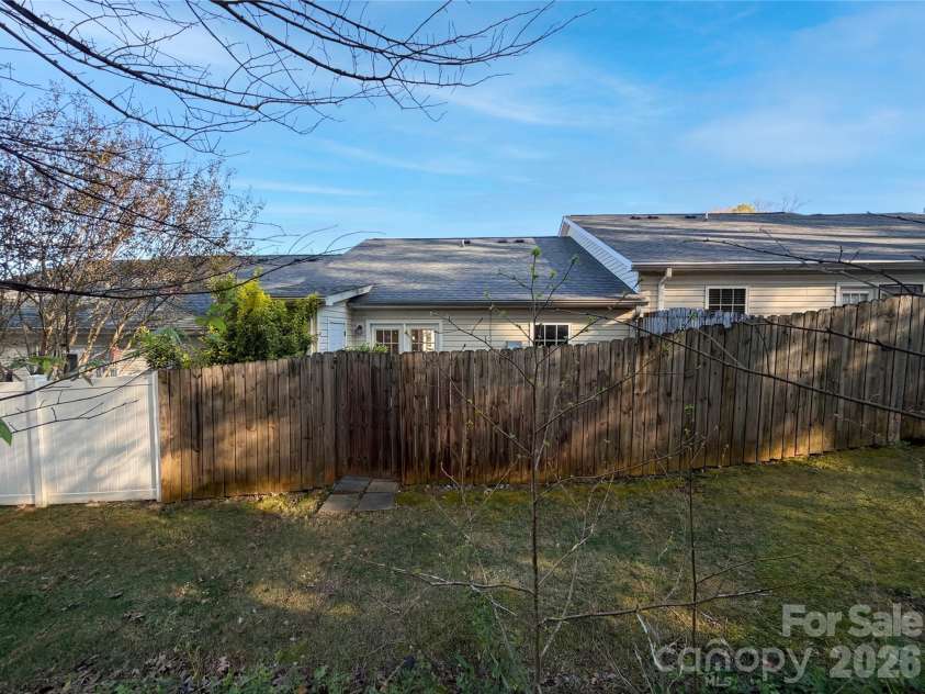 3088 Trimble Circle, Concord, NC 28027.  MLS# CAR4363997, YatesRealty ID 21320. 