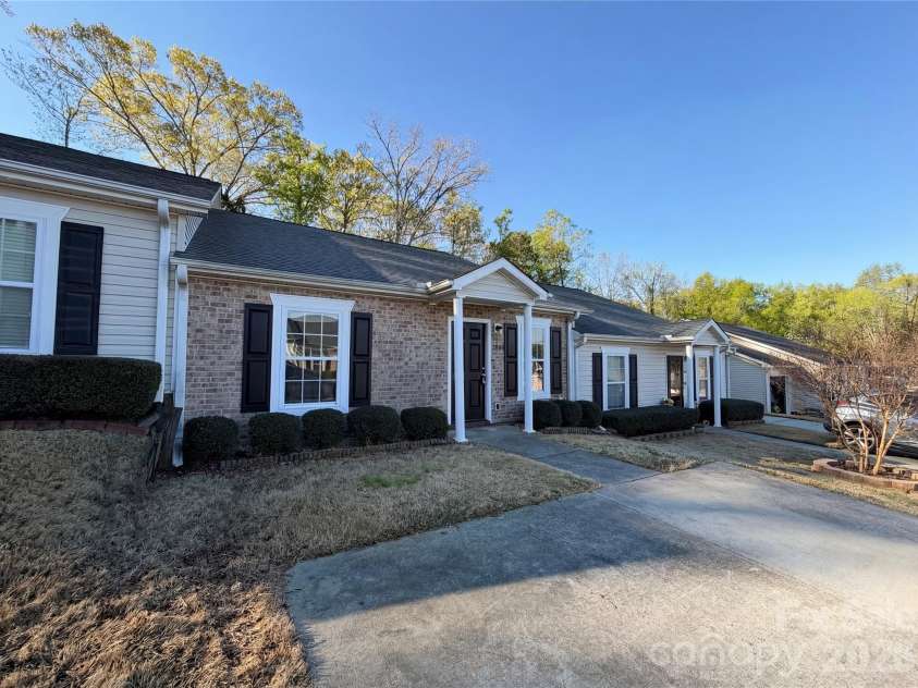 3088 Trimble Circle, Concord, NC 28027.  MLS# CAR4363997, YatesRealty ID 21320. 