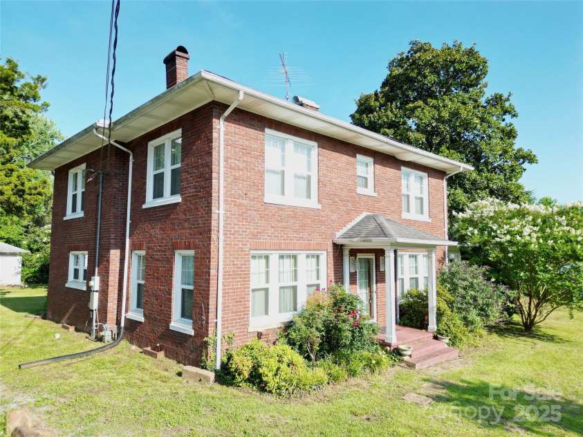 309 Greene Street, Wadesboro, NC 28170.  MLS# CAR4268353, YatesRealty ID 21320. 
