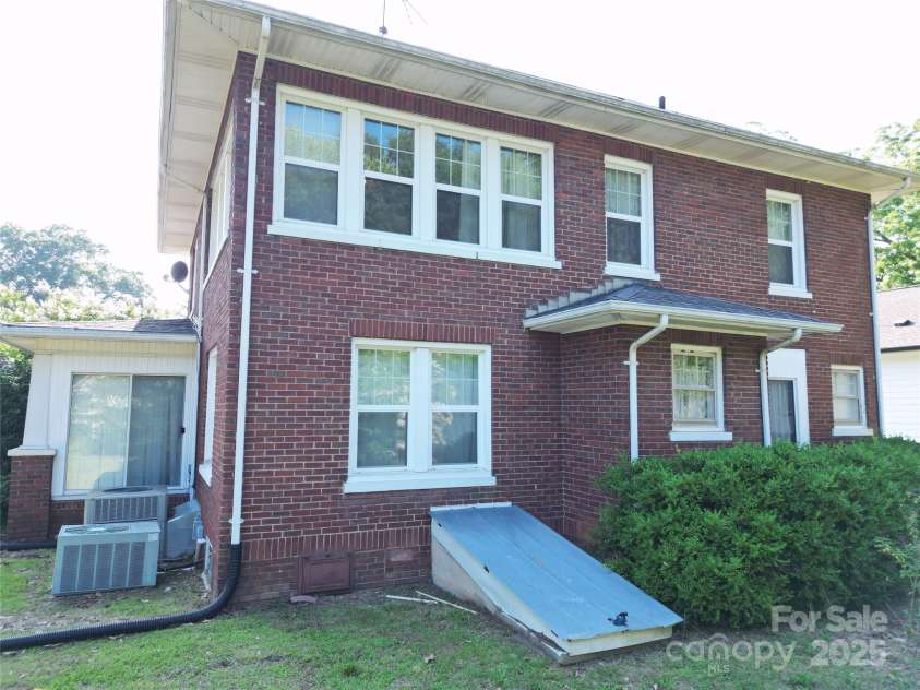309 Greene Street, Wadesboro, NC 28170.  MLS# CAR4268353, YatesRealty ID 21320. 