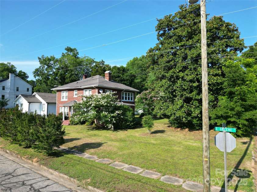 309 Greene Street, Wadesboro, NC 28170.  MLS# CAR4268353, YatesRealty ID 21320. 