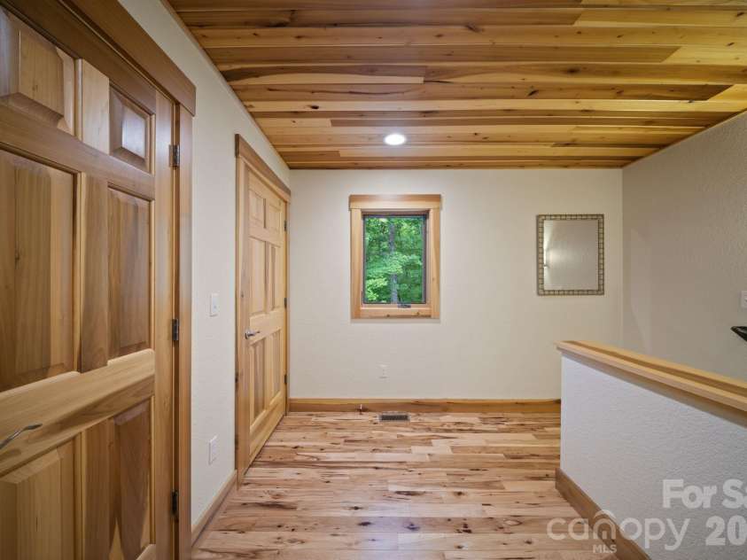 26 Robinson Creek Road, Asheville, NC 28803.  MLS# CAR4372954, YatesRealty ID 21321. 