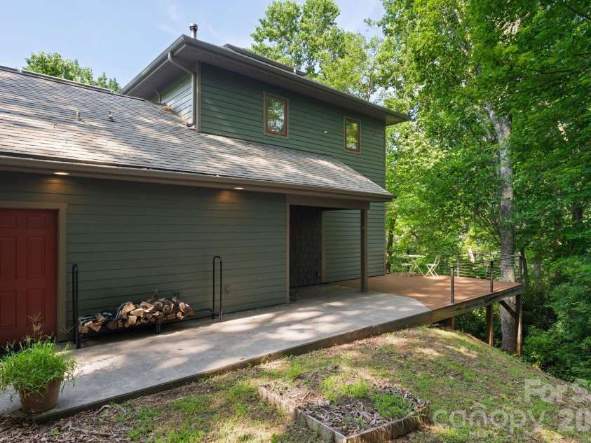 26 Robinson Creek Road, Asheville, NC 28803.  MLS# CAR4372954, YatesRealty ID 21321. 