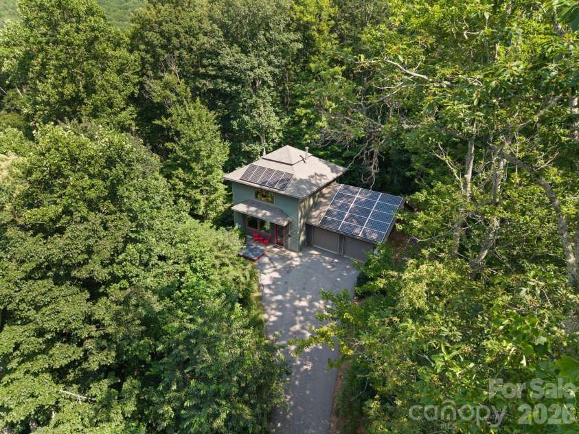 26 Robinson Creek Road, Asheville, NC 28803.  MLS# CAR4372954, YatesRealty ID 21321. 