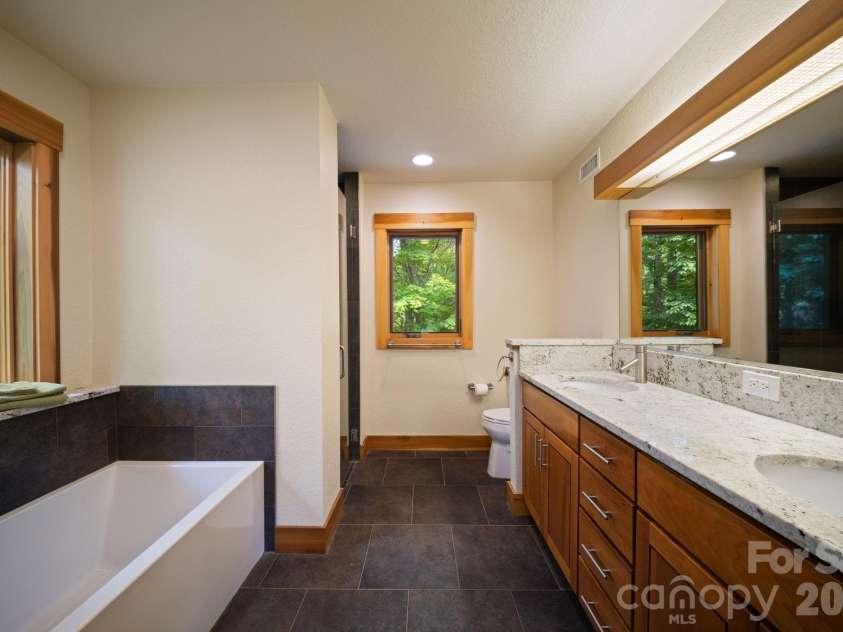 26 Robinson Creek Road, Asheville, NC 28803.  MLS# CAR4372954, YatesRealty ID 21321. 