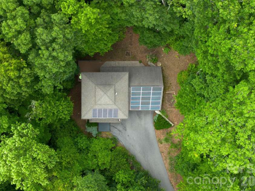 26 Robinson Creek Road, Asheville, NC 28803.  MLS# CAR4372954, YatesRealty ID 21321. 