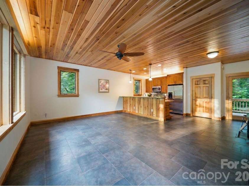 26 Robinson Creek Road, Asheville, NC 28803.  MLS# CAR4372954, YatesRealty ID 21321. 