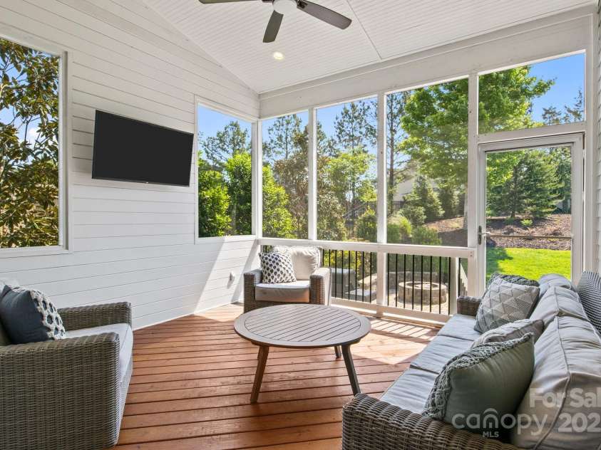 10822 Brandie Meadow Lane, Huntersville, NC 28078.  MLS# CAR4253993, YatesRealty ID 21322. 