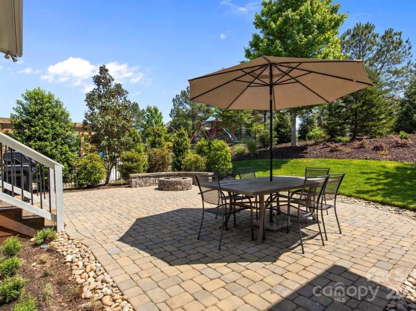 10822 Brandie Meadow Lane, Huntersville, NC 28078.  MLS# CAR4253993, YatesRealty ID 21322. 