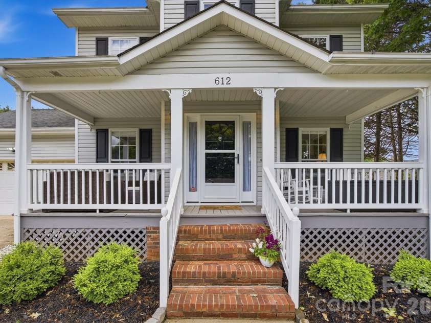 612 35th Street, Conover, NC 28613.  MLS# CAR4378180, YatesRealty ID 21322. 