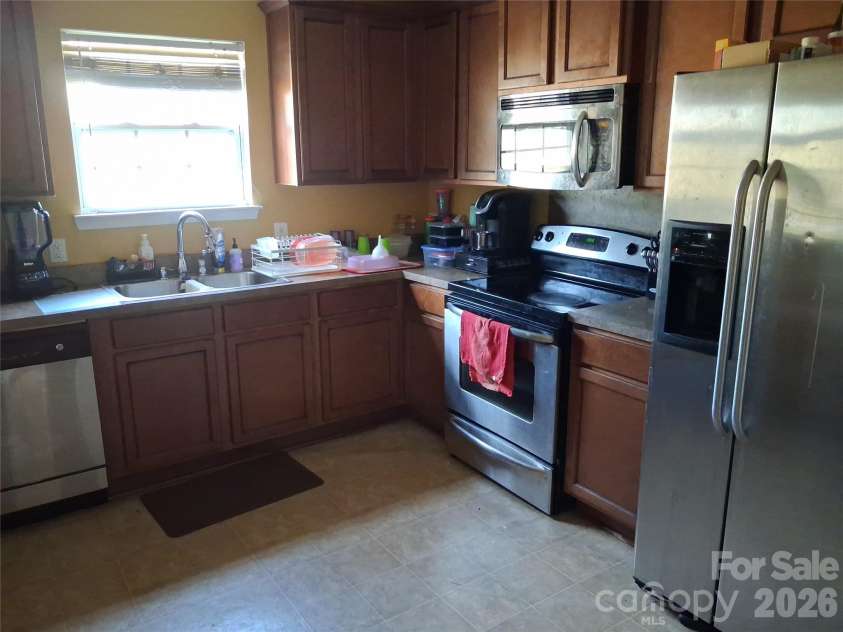 228 Gumtree Drive, Kannapolis, NC 28083.  MLS# CAR4376598, YatesRealty ID 21323. 