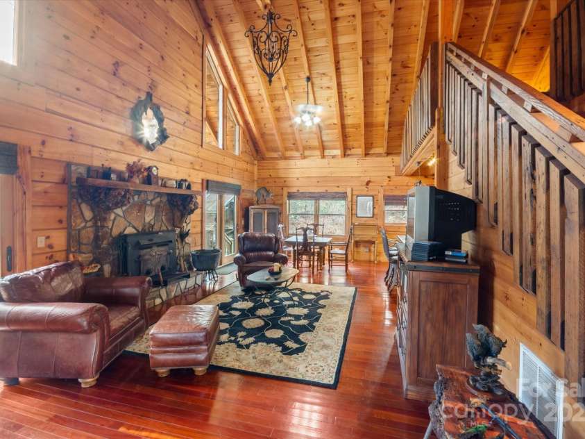 1694 Humpback Mountain Road, Spruce Pine, NC 28777.  MLS# CAR4210762, YatesRealty ID 21324. 