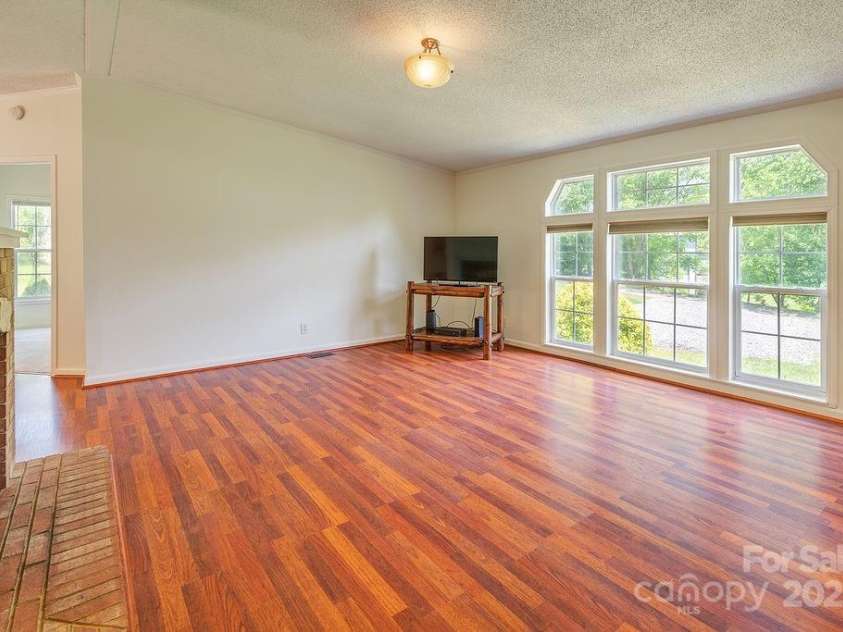 27 Jackson Cove Road, Leicester, NC 28748.  MLS# CAR4266959, YatesRealty ID 21326. 