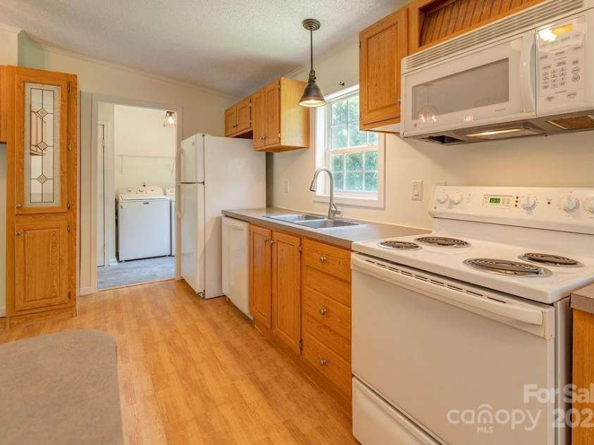 27 Jackson Cove Road, Leicester, NC 28748.  MLS# CAR4266959, YatesRealty ID 21326. 