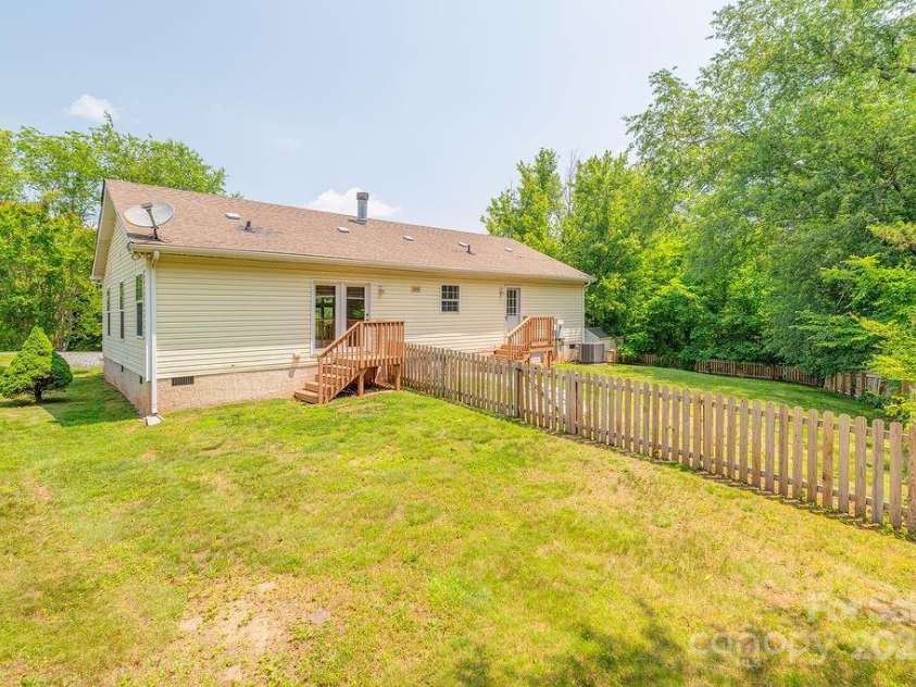 27 Jackson Cove Road, Leicester, NC 28748.  MLS# CAR4266959, YatesRealty ID 21326. 