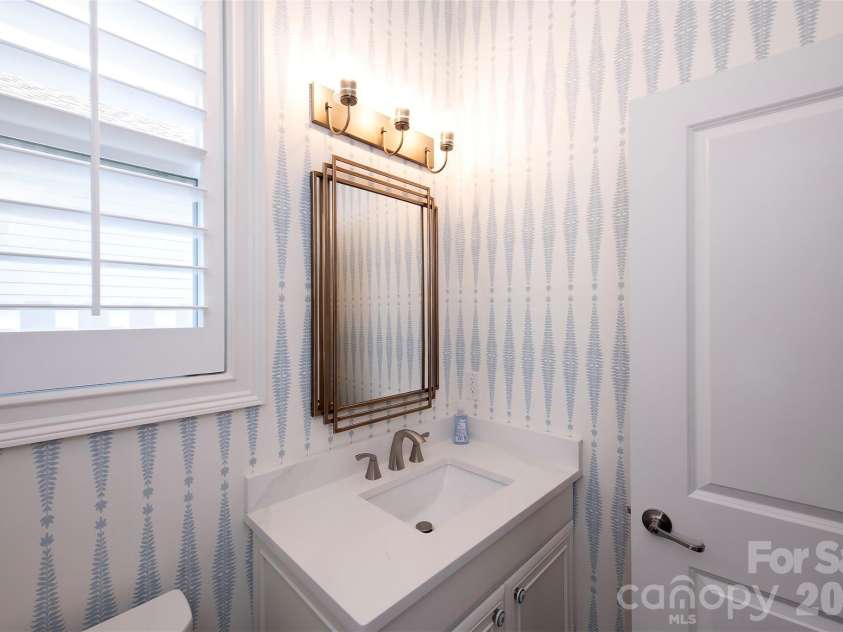 623 Hambley House Lane, Fort Mill, SC 29715.  MLS# CAR4370367, YatesRealty ID 21327. Powder Room