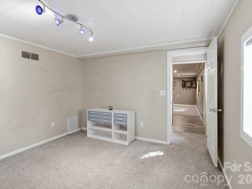 120 42nd Avenue Circle, Hickory, NC 28601.  MLS# CAR4364282, YatesRealty ID 21328. 3rd Bedroom downstairs