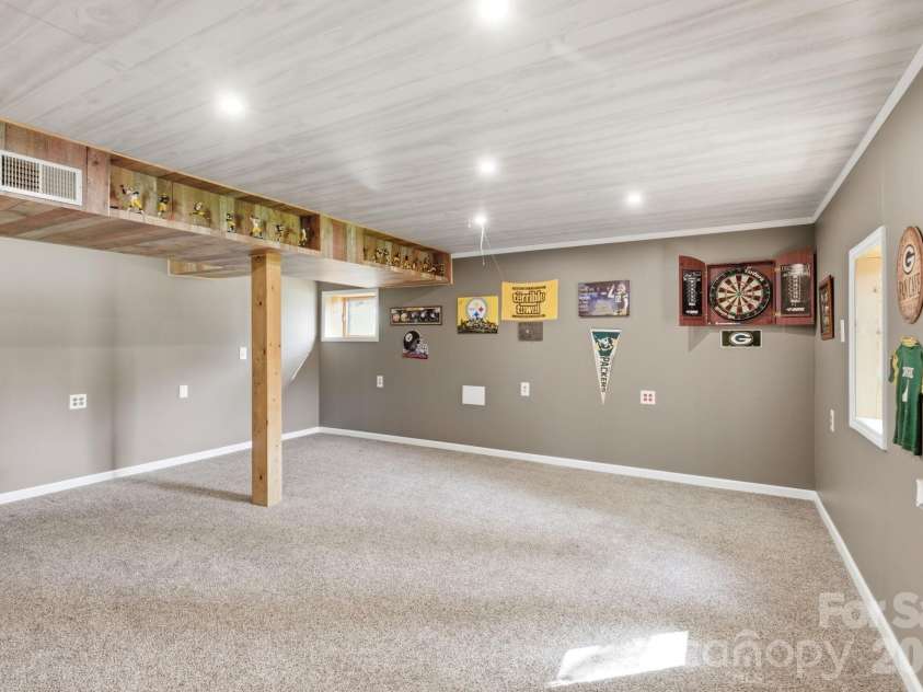 120 42nd Avenue Circle, Hickory, NC 28601.  MLS# CAR4364282, YatesRealty ID 21328. Bonus Area/Basement