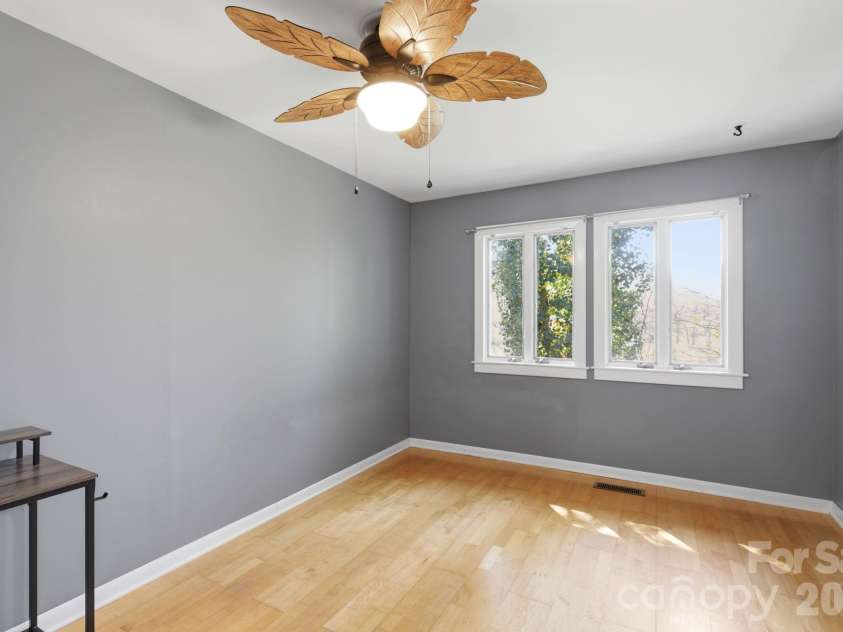 120 42nd Avenue Circle, Hickory, NC 28601.  MLS# CAR4364282, YatesRealty ID 21328. Dedicated Office Space