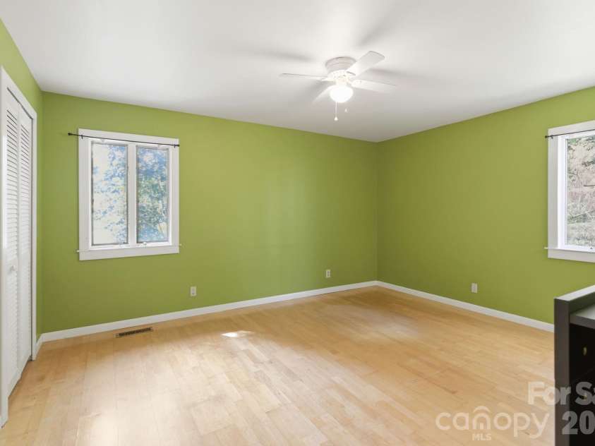 120 42nd Avenue Circle, Hickory, NC 28601.  MLS# CAR4364282, YatesRealty ID 21328. Primary Bedroom