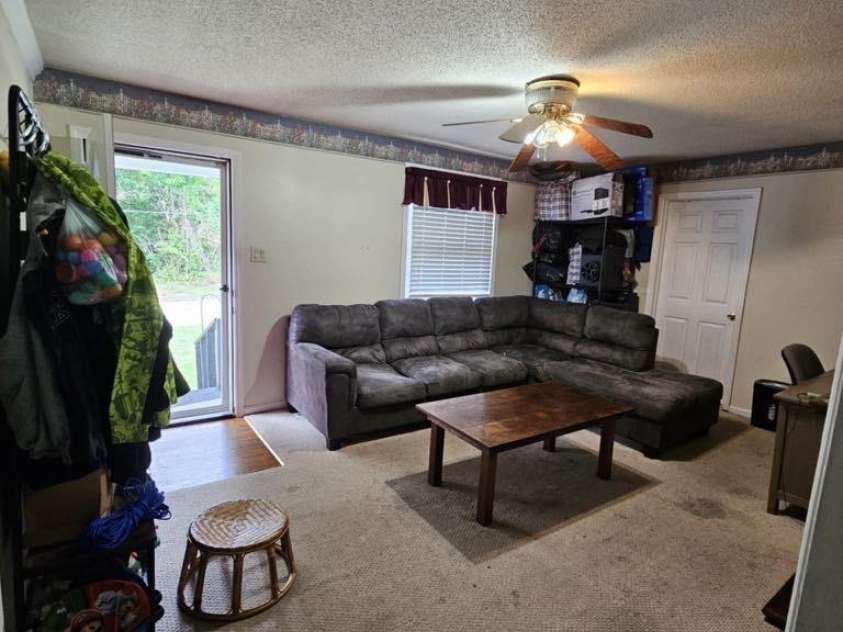 3210 28th Avenue Drive, Hickory, NC 28601.  MLS# CAR4273366, YatesRealty ID 21328. 3210 28th