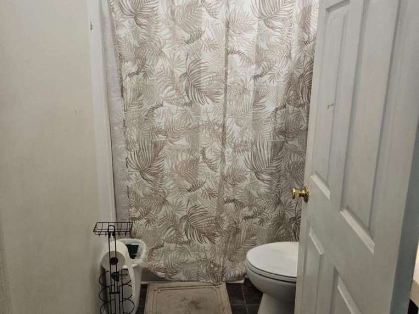 3210 28th Avenue Drive, Hickory, NC 28601.  MLS# CAR4273366, YatesRealty ID 21328. 3210 28th