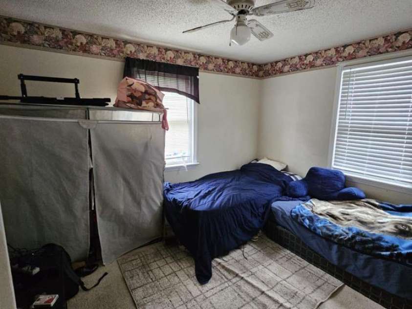 3210 28th Avenue Drive, Hickory, NC 28601.  MLS# CAR4273366, YatesRealty ID 21328. 3210 28th